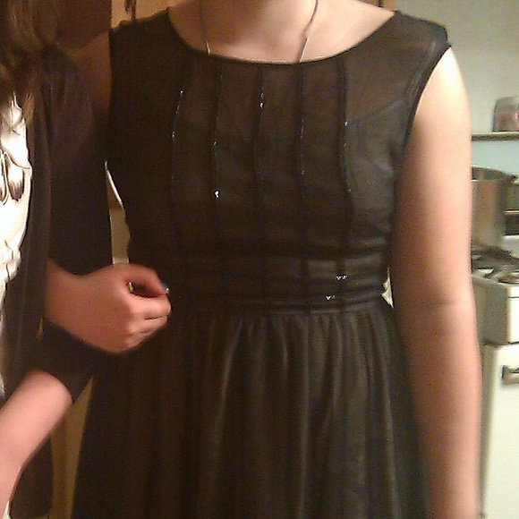 Calvin Klein Cocktail Dress Black Silk w/ Sequin Accents size 8 - Picture 5 of 8